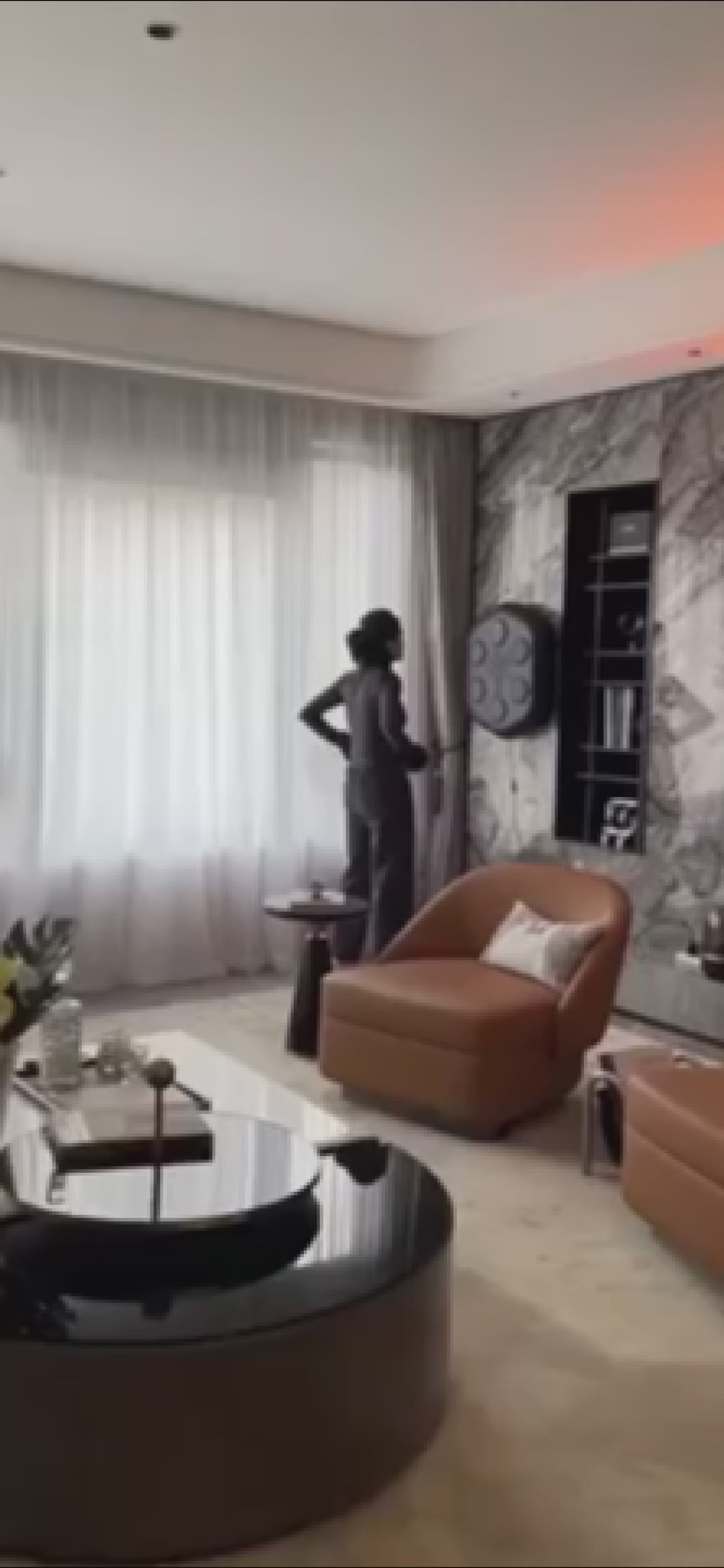 Carica il video: 